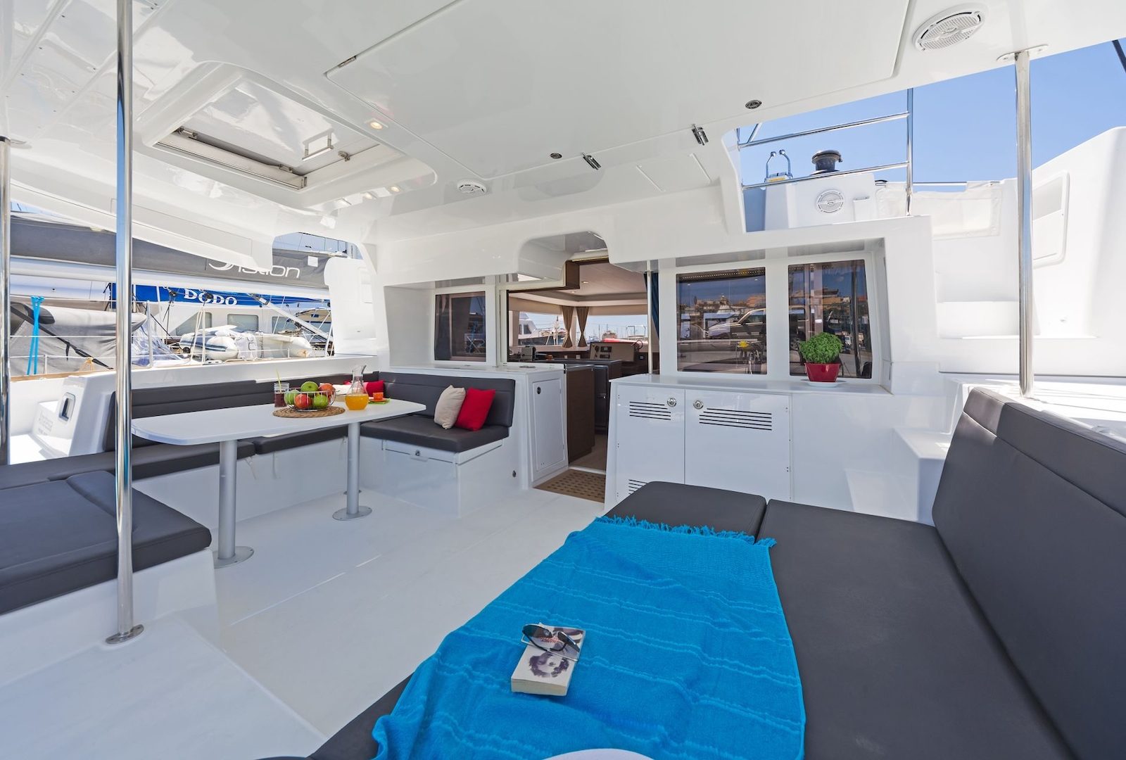 diva-catamaran-Upt2_36015L