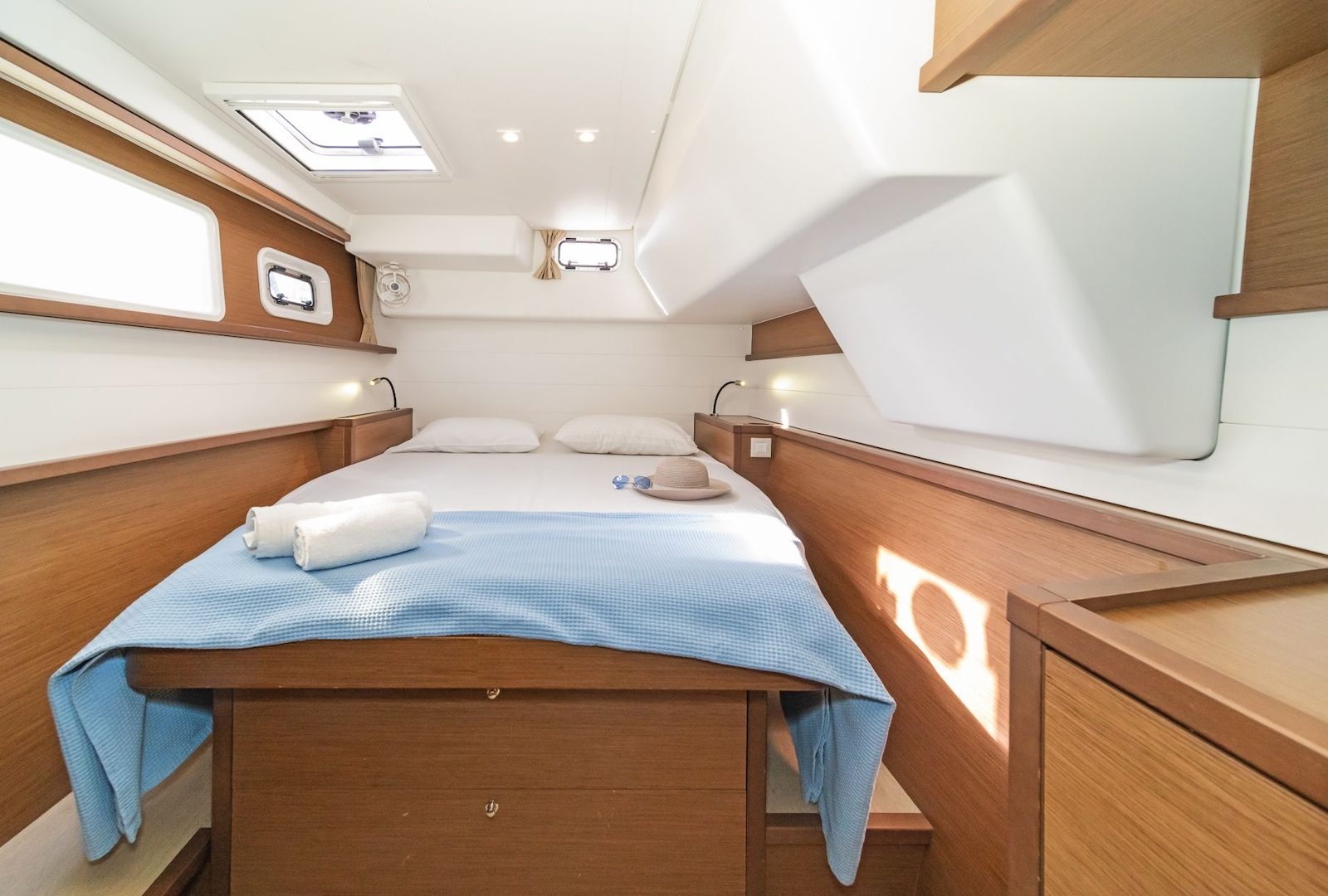 diva-catamaran-_dsc0451l