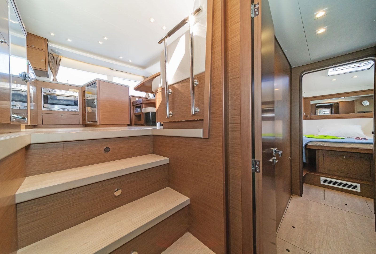 diva-catamaran-_dsc0481l