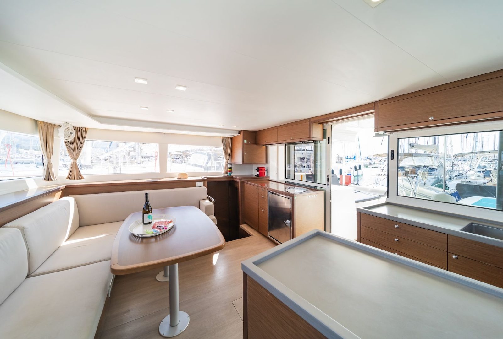 diva-catamaran-_dsc0556l